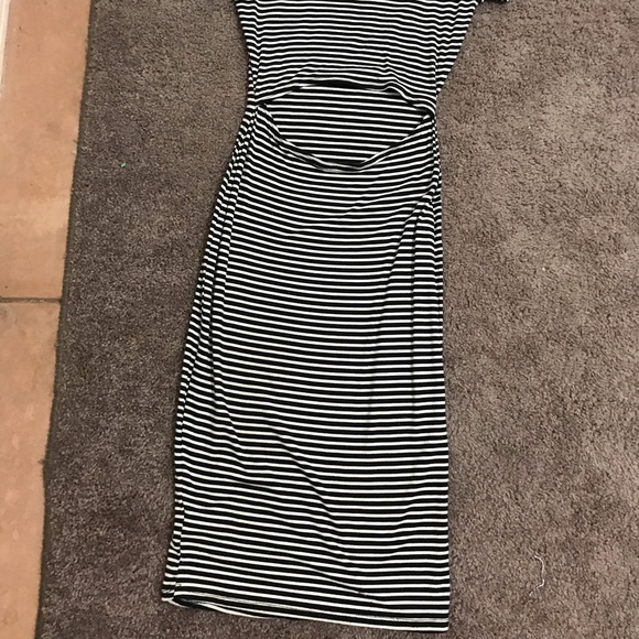 Black and white skin tight dress. - Picture 2 of 3